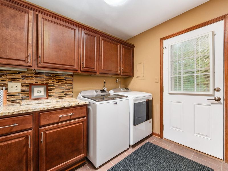 445 Fairlawn Drive, Columbus, OH 43214 Photo 25