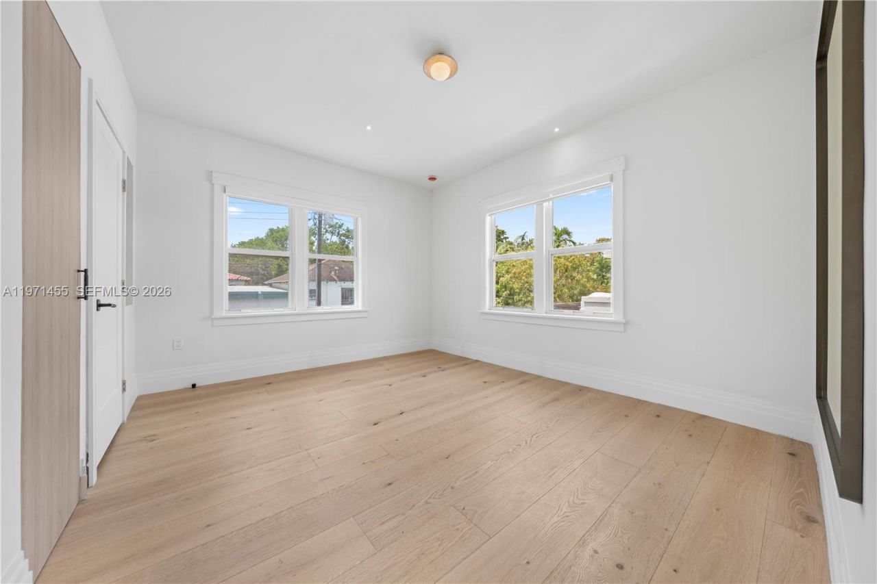 178 NE 45th St, Miami, FL 33137 Photo