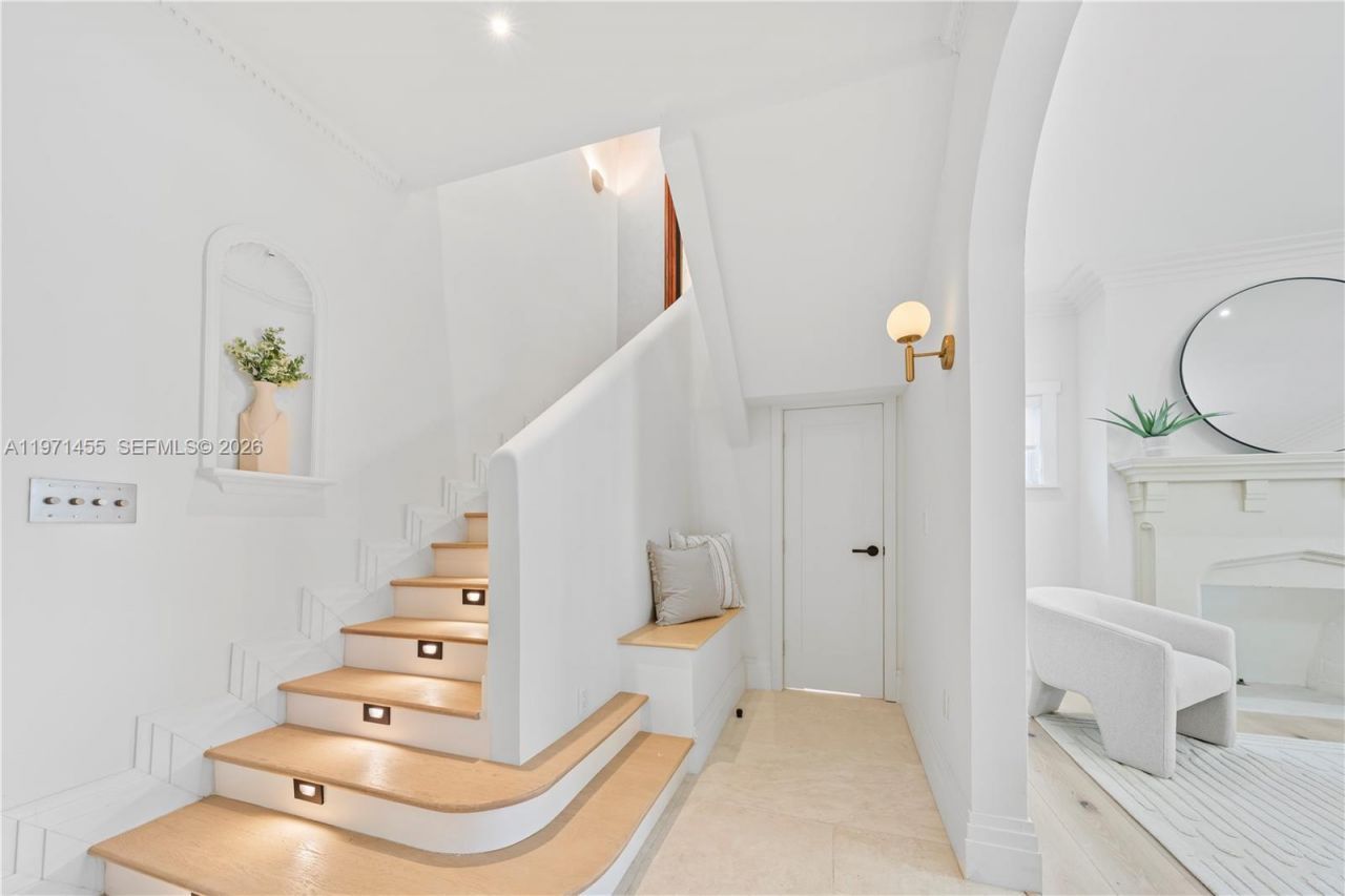 178 NE 45th St, Miami, FL 33137 Photo