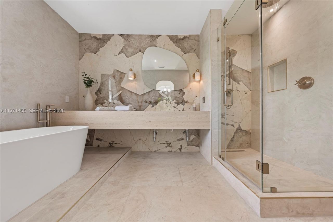 178 NE 45th St, Miami, FL 33137 Photo