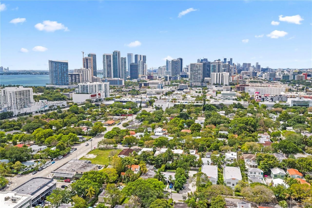 178 NE 45th St, Miami, FL 33137 Photo