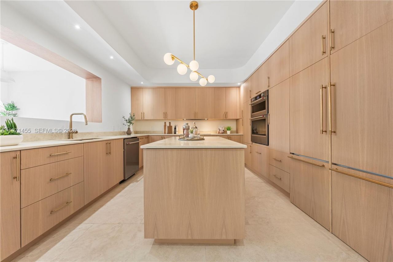 178 NE 45th St, Miami, FL 33137 Photo