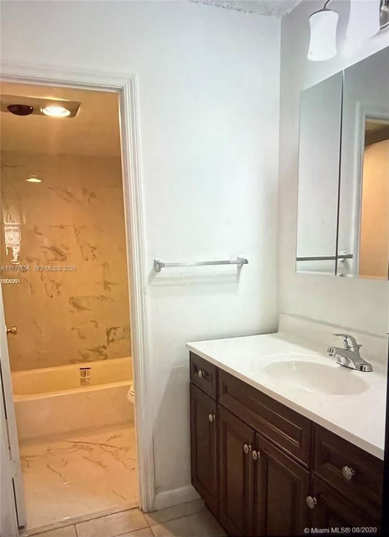 7031 Environ Blvd , Unit 221, Lauderhill, FL 33319 Photo