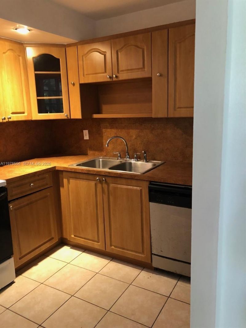 7031 Environ Blvd , Unit 221, Lauderhill, FL 33319 Photo