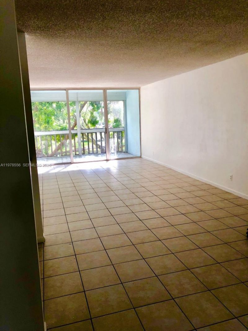 7031 Environ Blvd , Unit 221, Lauderhill, FL 33319 Photo