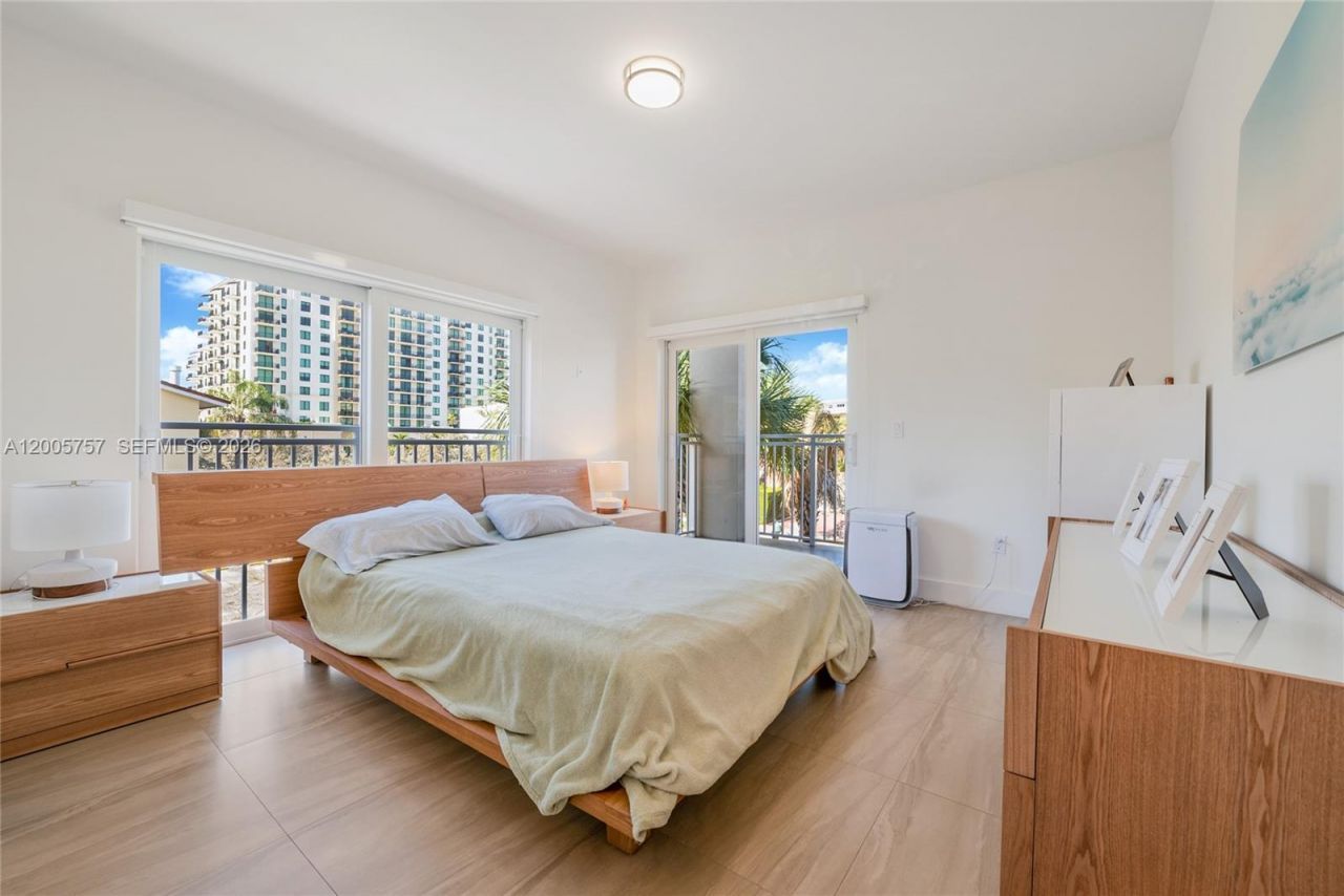 120 Salamanca Ave , Unit 2A, Coral Gables, FL 33134 Photo