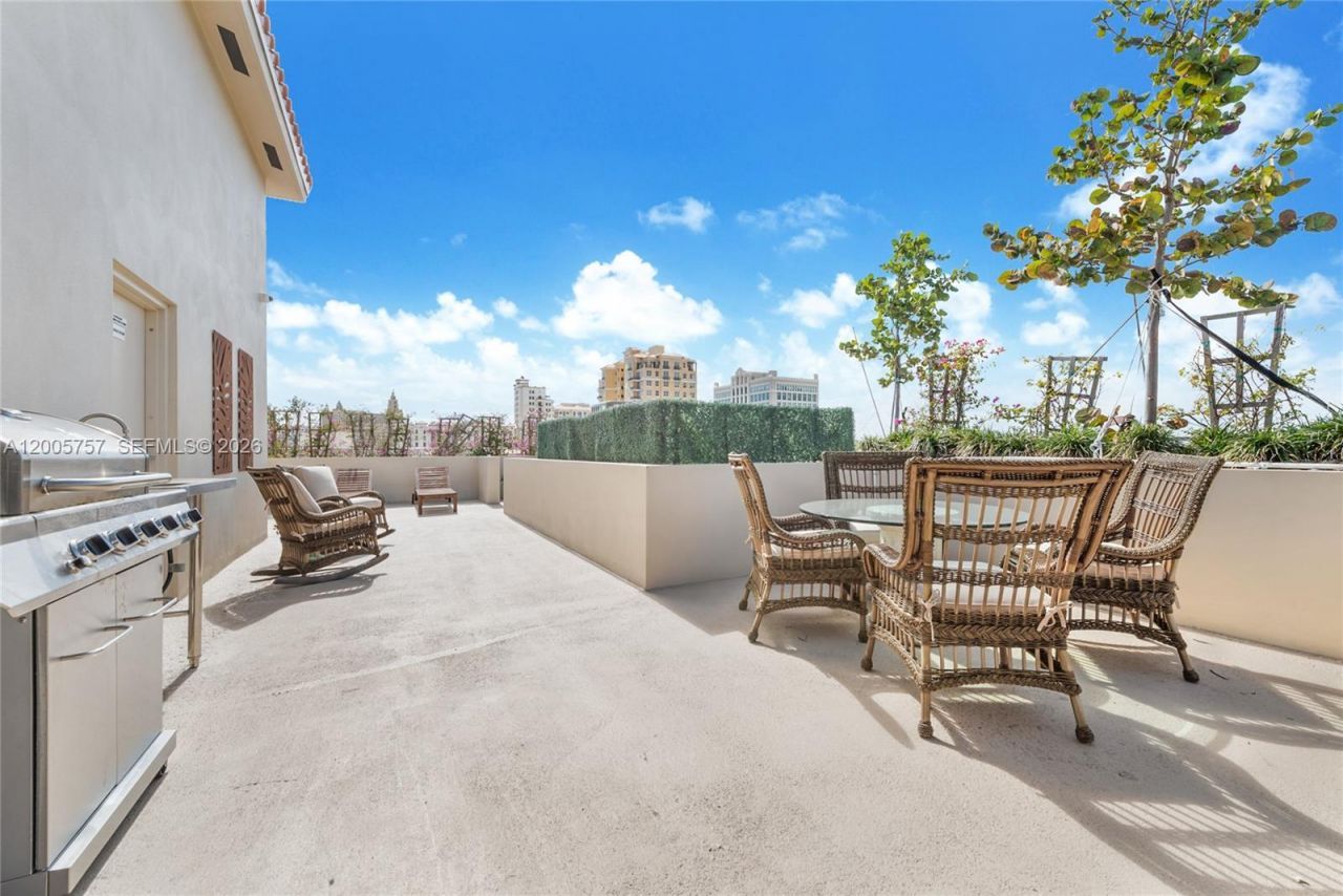 120 Salamanca Ave , Unit 2A, Coral Gables, FL 33134 Photo