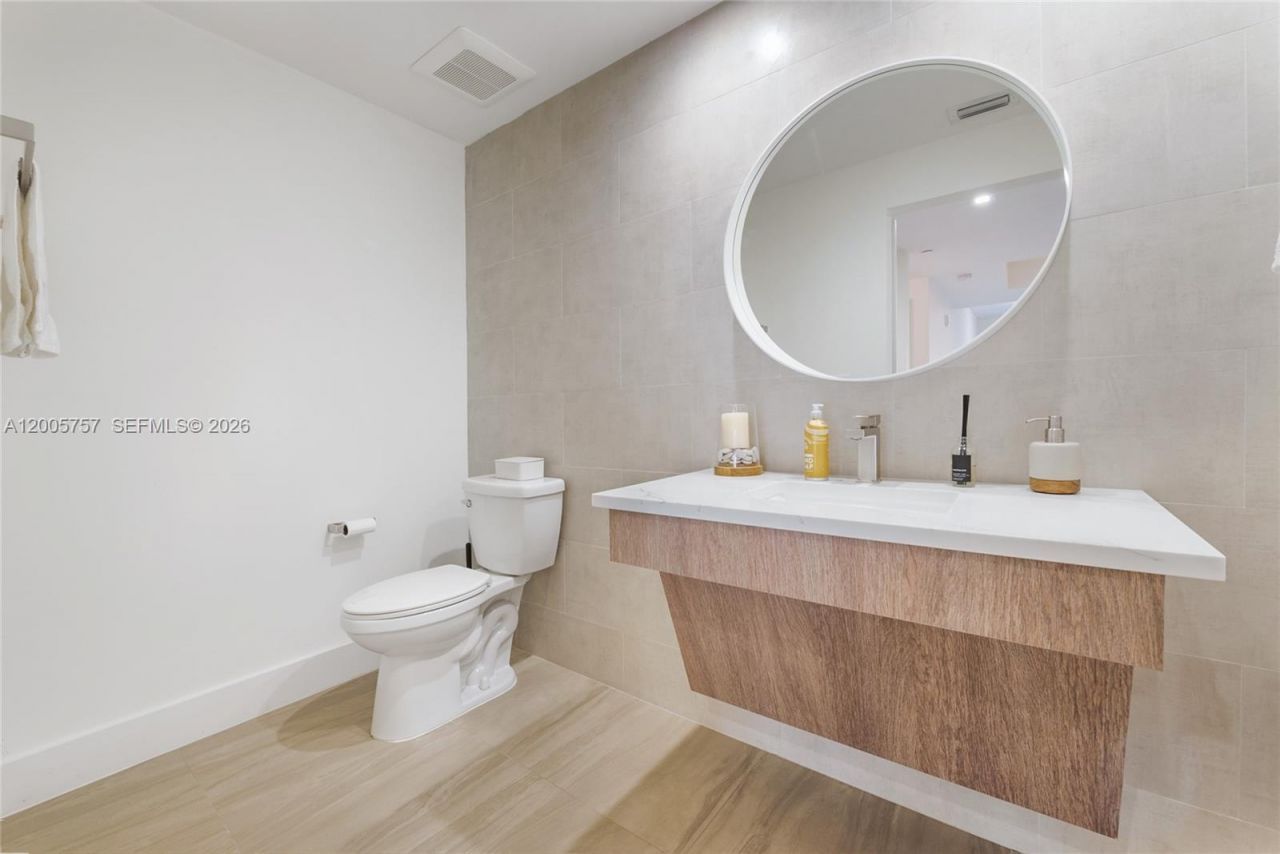 120 Salamanca Ave , Unit 2A, Coral Gables, FL 33134 Photo