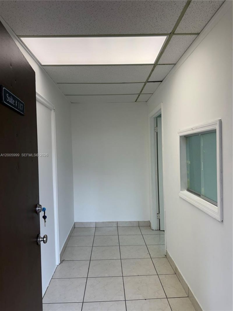 5200 SW 8th St , Unit 117, Coral Gables, FL 33134 Photo