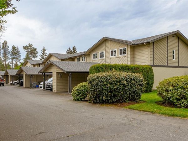 1741 McKenzie Ave, Unit 19, Saanich, BC V8N 1A6