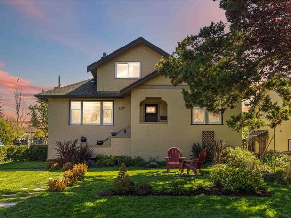 895 Falkland Rd, Oak Bay, BC V8S 4L9
