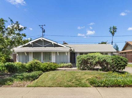 7649 Lindale Dr, Sacramento, CA 95828 Photo