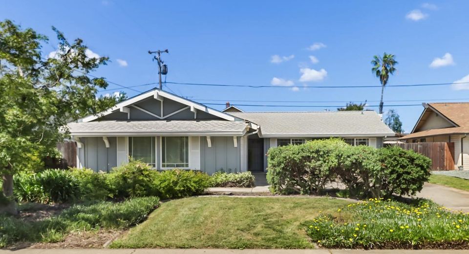 7649 Lindale Dr, Sacramento, CA 95828 Photo