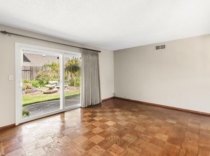 7649 Lindale Dr, Sacramento, CA 95828 Photo