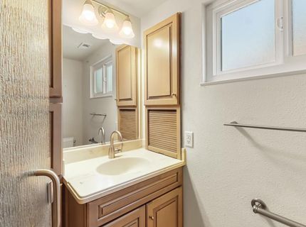 7649 Lindale Dr, Sacramento, CA 95828 Photo