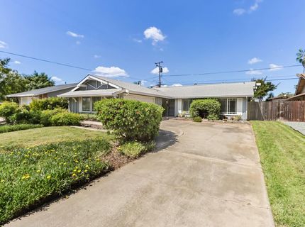 7649 Lindale Dr, Sacramento, CA 95828 Photo
