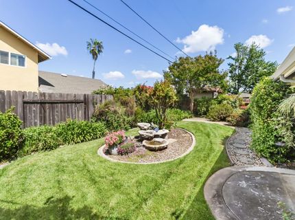 7649 Lindale Dr, Sacramento, CA 95828 Photo