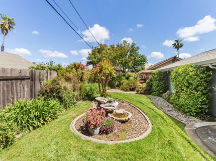 7649 Lindale Dr, Sacramento, CA 95828 Photo