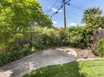 7649 Lindale Dr, Sacramento, CA 95828 Photo