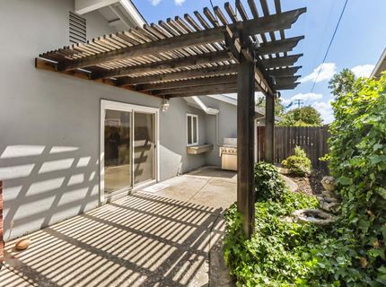 7649 Lindale Dr, Sacramento, CA 95828 Photo