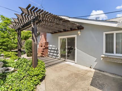 7649 Lindale Dr, Sacramento, CA 95828 Photo