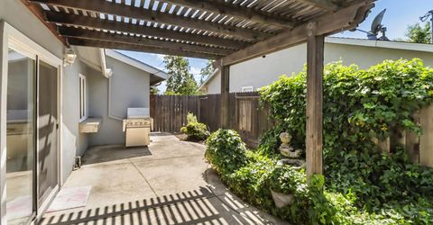 7649 Lindale Dr, Sacramento, CA 95828 Photo