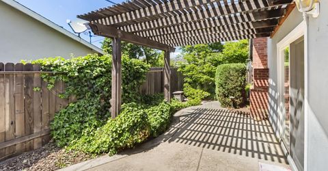 7649 Lindale Dr, Sacramento, CA 95828 Photo