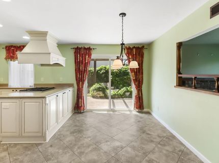 7649 Lindale Dr, Sacramento, CA 95828 Photo