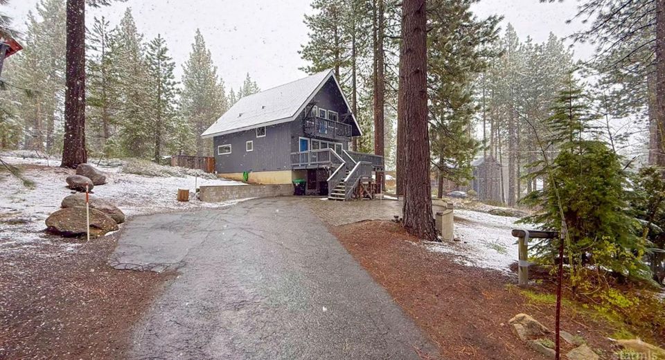 1455 Crystal Air Drive, South Lake Tahoe, CA 96150 Photo