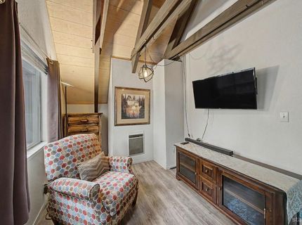 1455 Crystal Air Drive, South Lake Tahoe, CA 96150 Photo