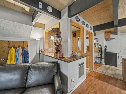 1455 Crystal Air Drive, South Lake Tahoe, CA 96150 Photo