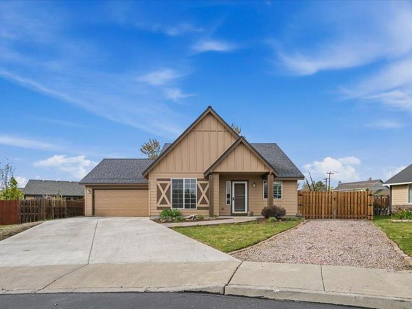 2232 SW Newberry Court, Redmond, OR 97756