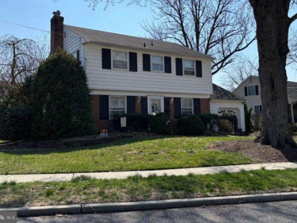 11 N WOODSTOCK DRIVE, CHERRY HILL, NJ 08034
