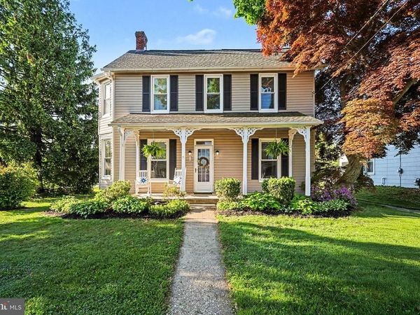 8 BROADWAY, STEWARTSTOWN, PA 17363