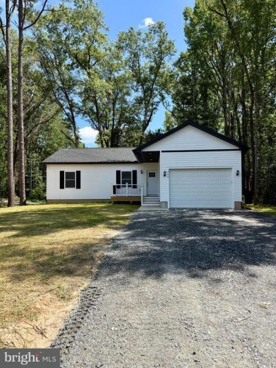 959 Mattox Avenue, Colonial Beach, VA 22443 Main Photo