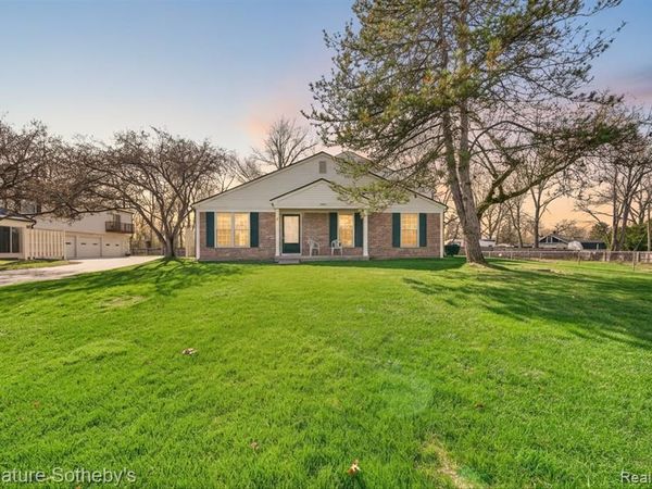 1445 Dover Hill N , Walled Lake, MI 48390