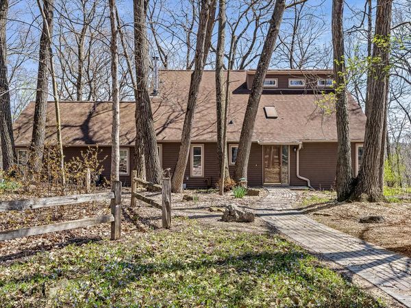 N1930 Forest Ridge DRIVE, La Crosse, WI 54601