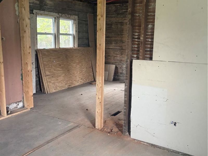 587 Main Street, Conneaut, OH 44030 Photo 6
