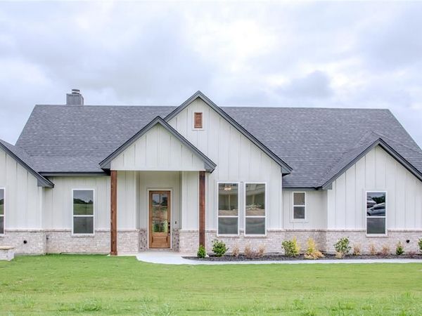 204 Sweetgrass Drive , Poolville, TX 76487