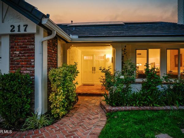 217 Parkview Drive, Oak Park, CA 91377