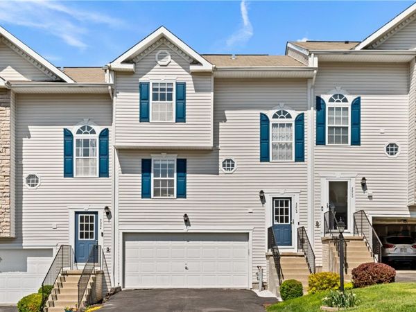 3202 Canterbury Dr , Imperial, PA 15126