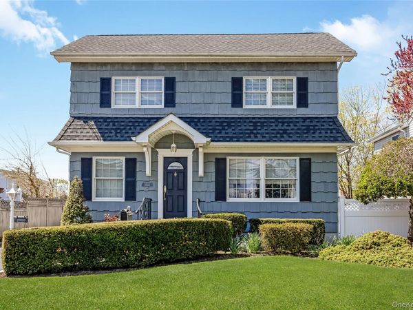 2000 Bergen Street , North Bellmore, NY 11710