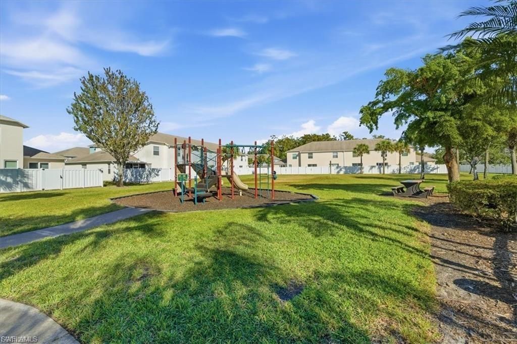 3630 Pine Oak Cir, Unit 105, Fort Myers, FL 33916 Photo