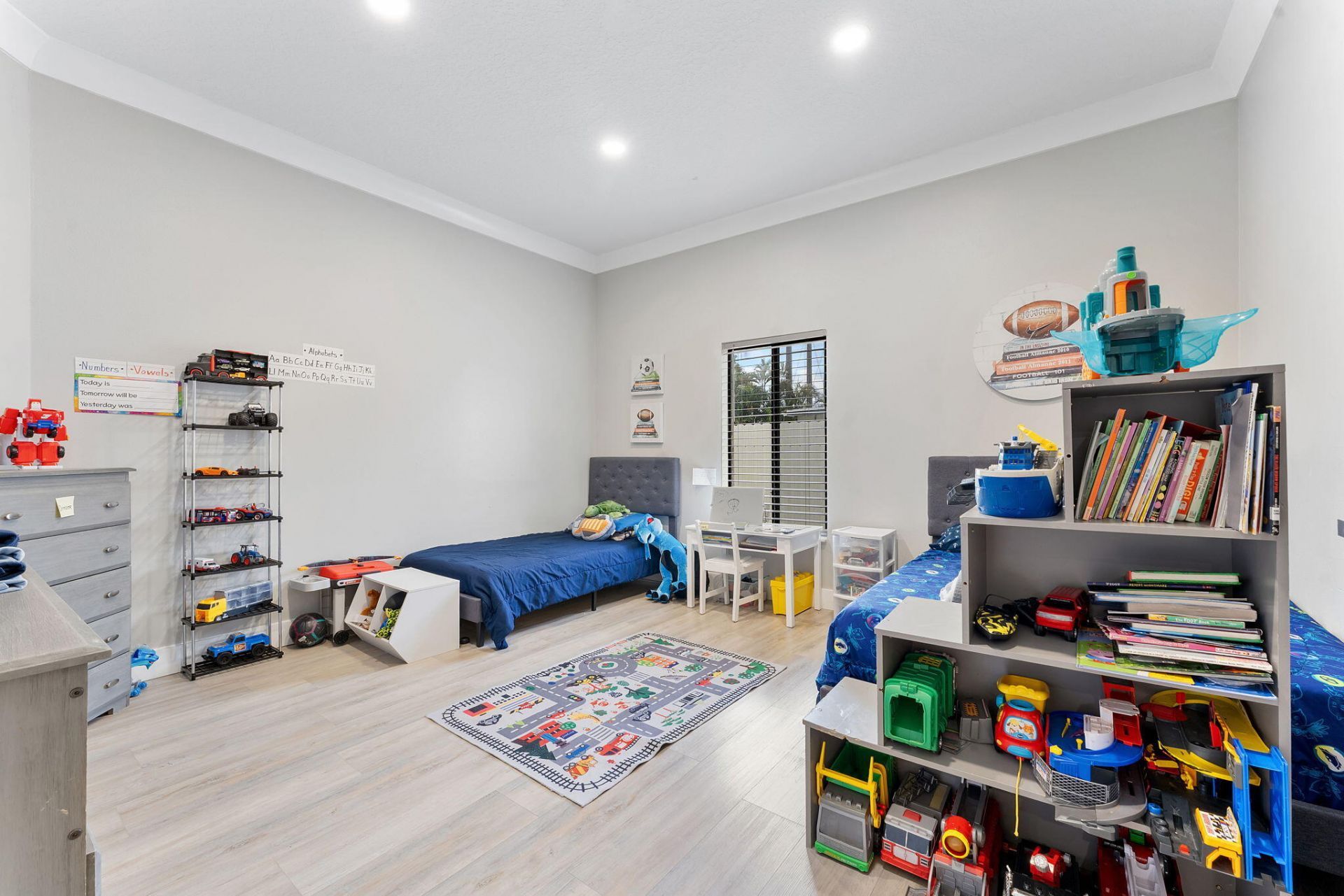 123 Bilbao Street, Royal Palm Beach, FL 33411 Photo