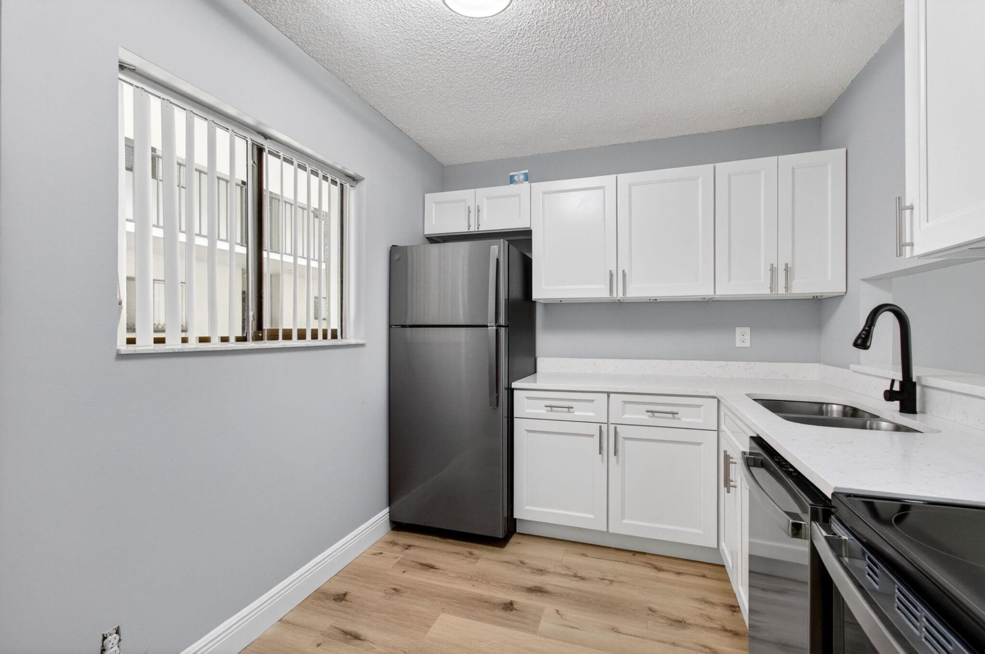 5430 Las Verdes Circle, Unit 109, Delray Beach, FL 33484 Photo