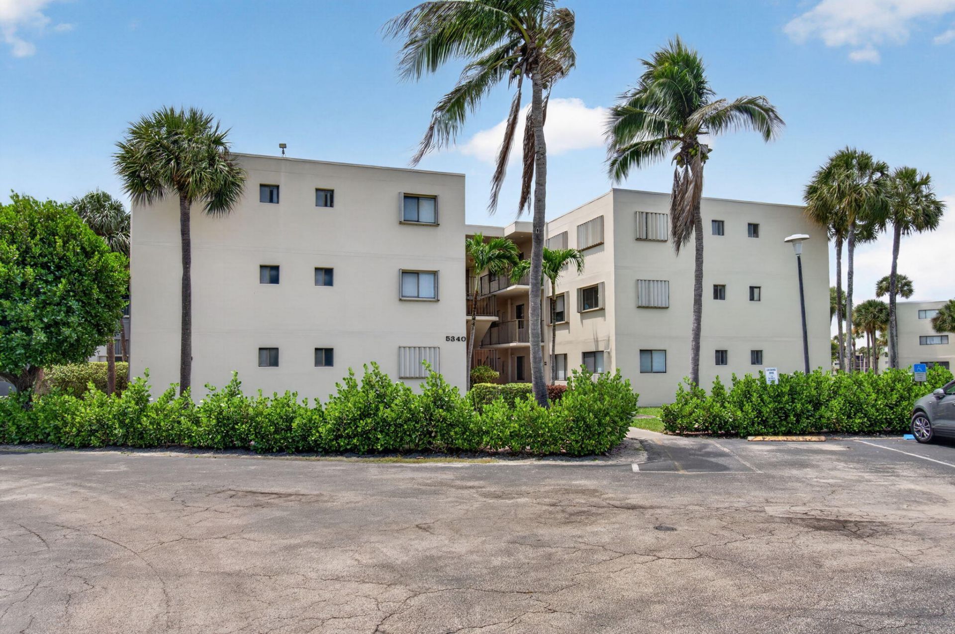 5430 Las Verdes Circle, Unit 109, Delray Beach, FL 33484 Photo