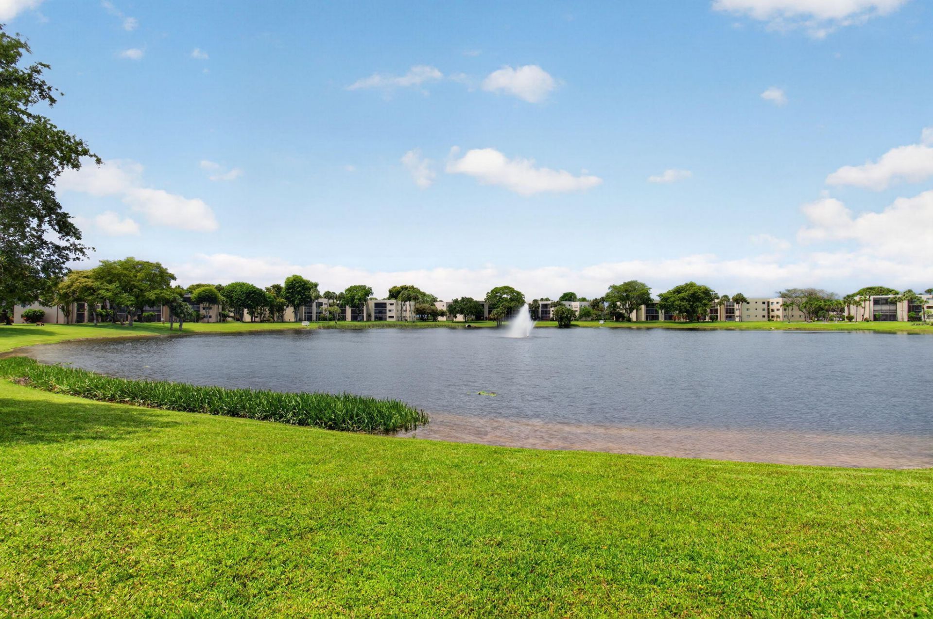 5430 Las Verdes Circle, Unit 109, Delray Beach, FL 33484 Photo