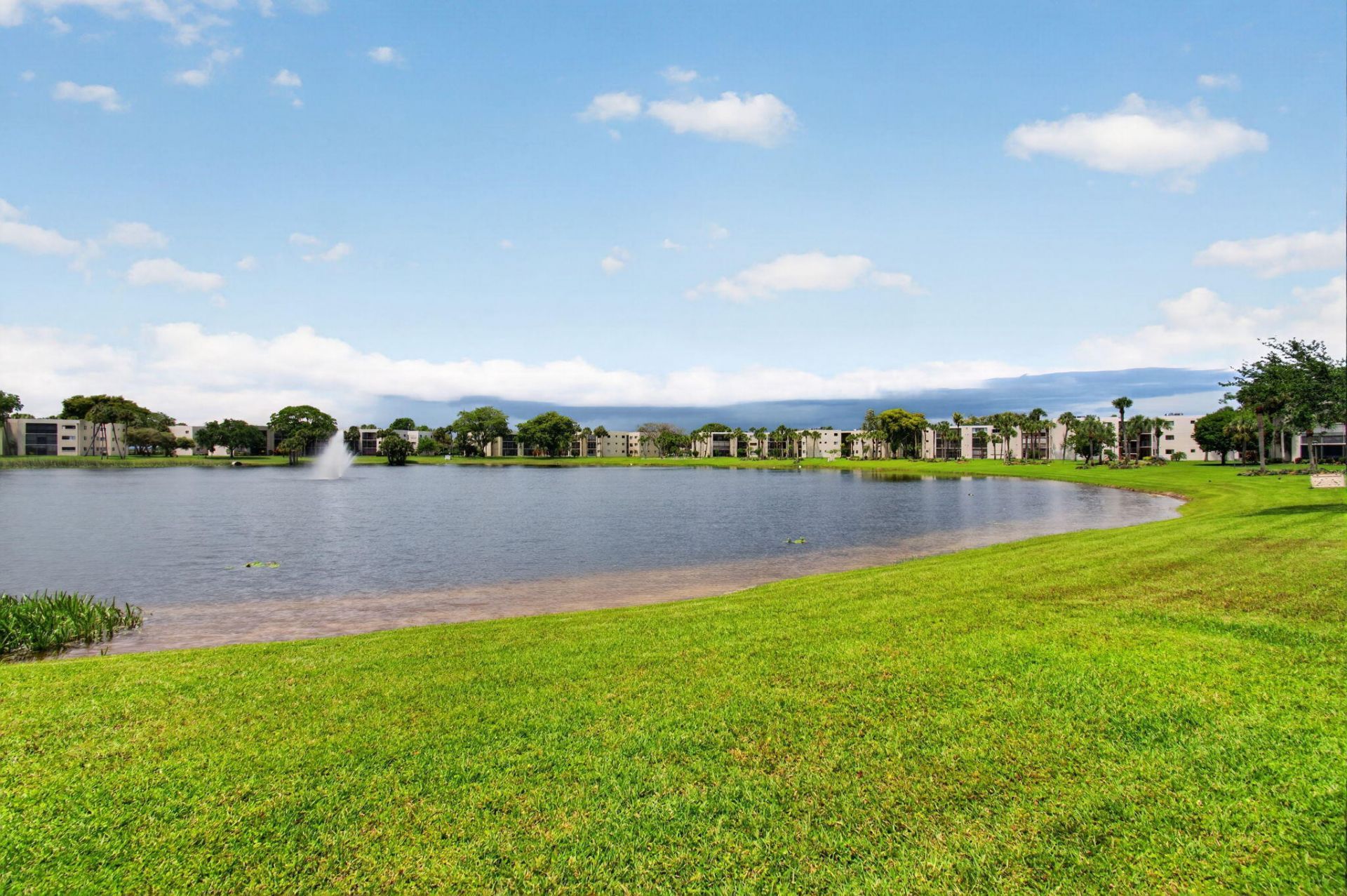 5430 Las Verdes Circle, Unit 109, Delray Beach, FL 33484 Photo