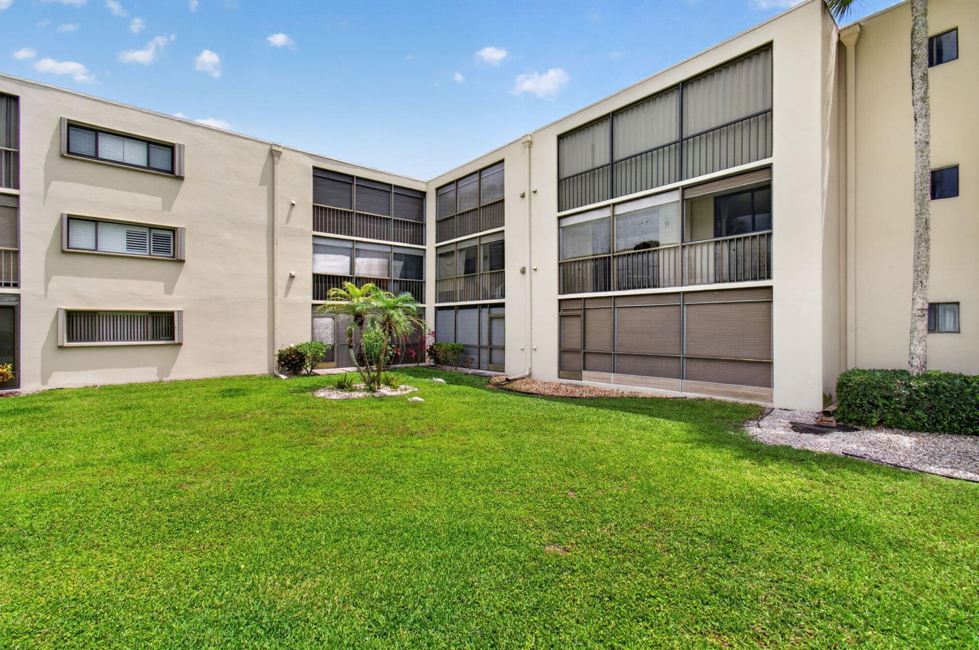 5430 Las Verdes Circle, Unit 109, Delray Beach, FL 33484 Photo