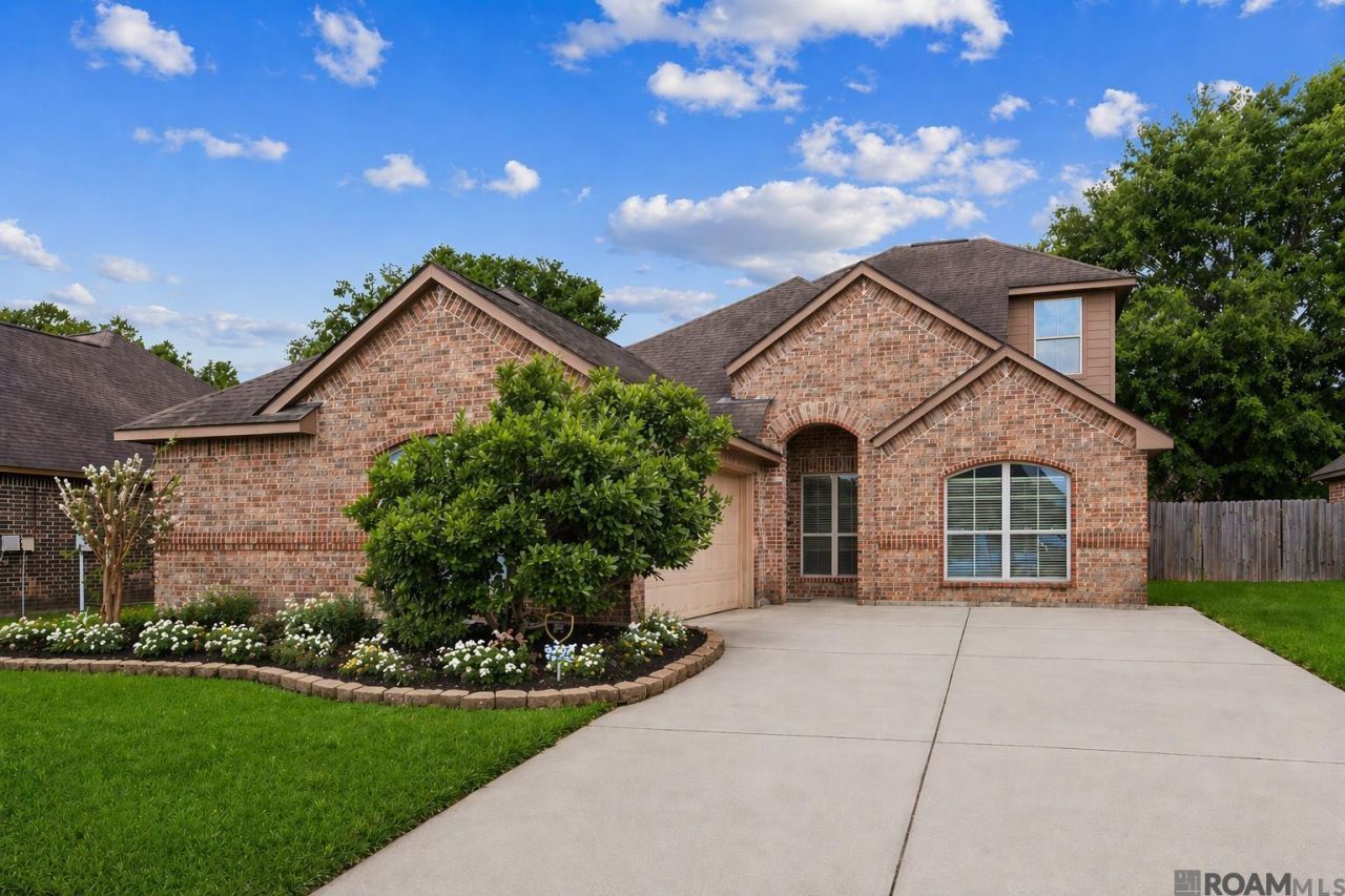 6707 Royal Oaks Ct, Zachary, LA 70791 Main Photo